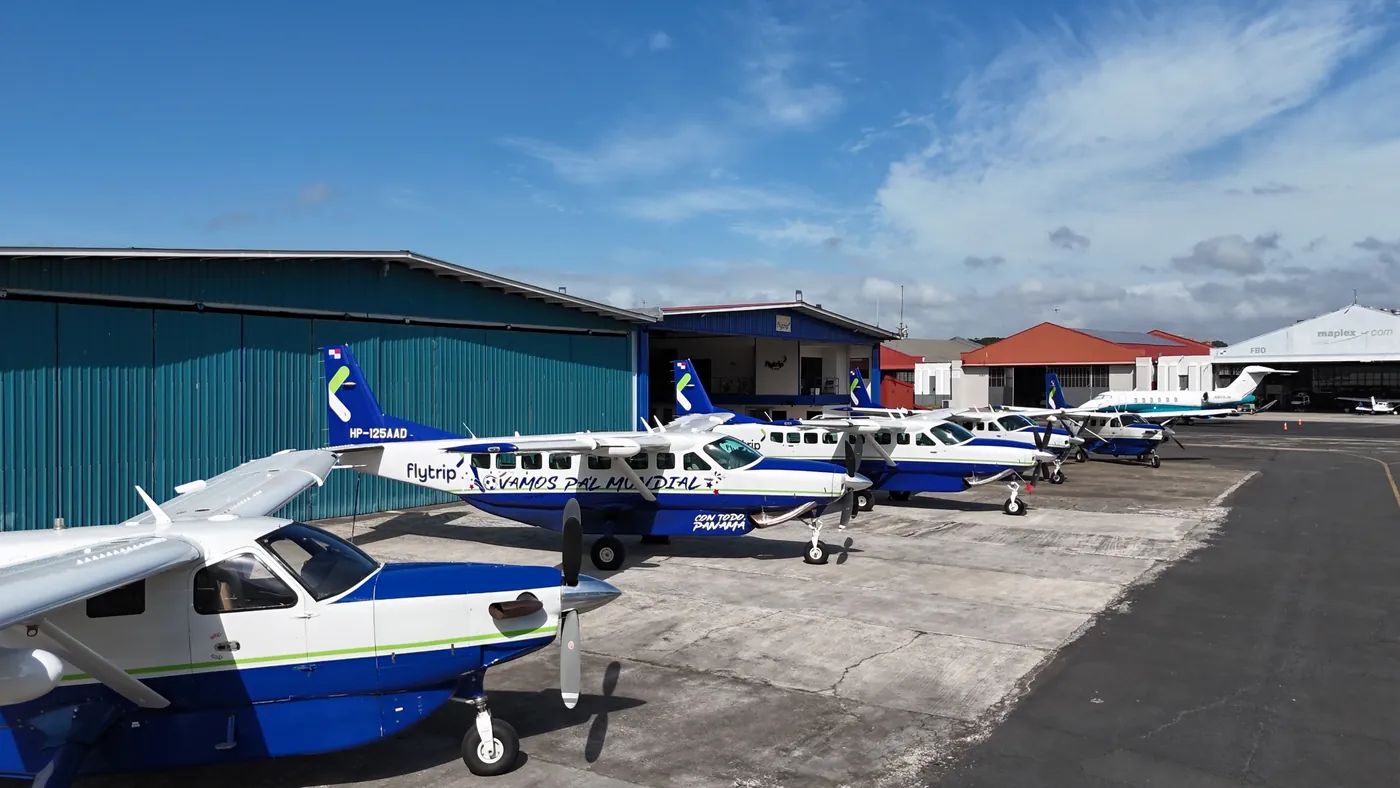 Flota de Flytrip en el hangar